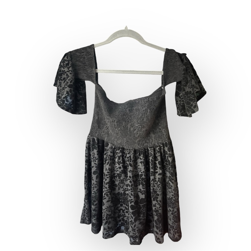 Black off the shoulder francesca’s blouse